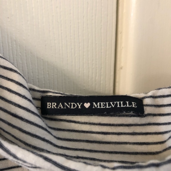Brandy Melville Off the Shoulder Tee - Picture 3 of 3